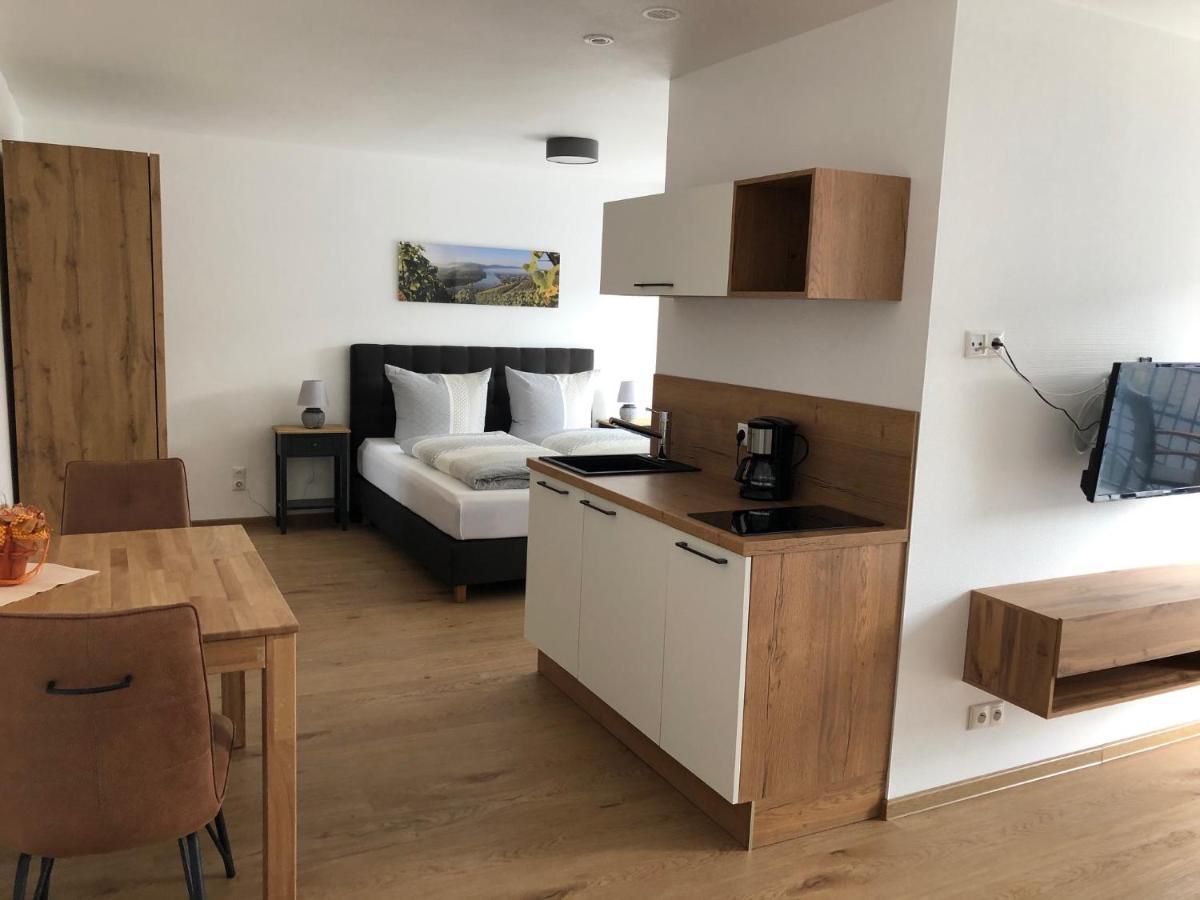Wein Und Gaestehaus Huels Krov Bagian luar foto